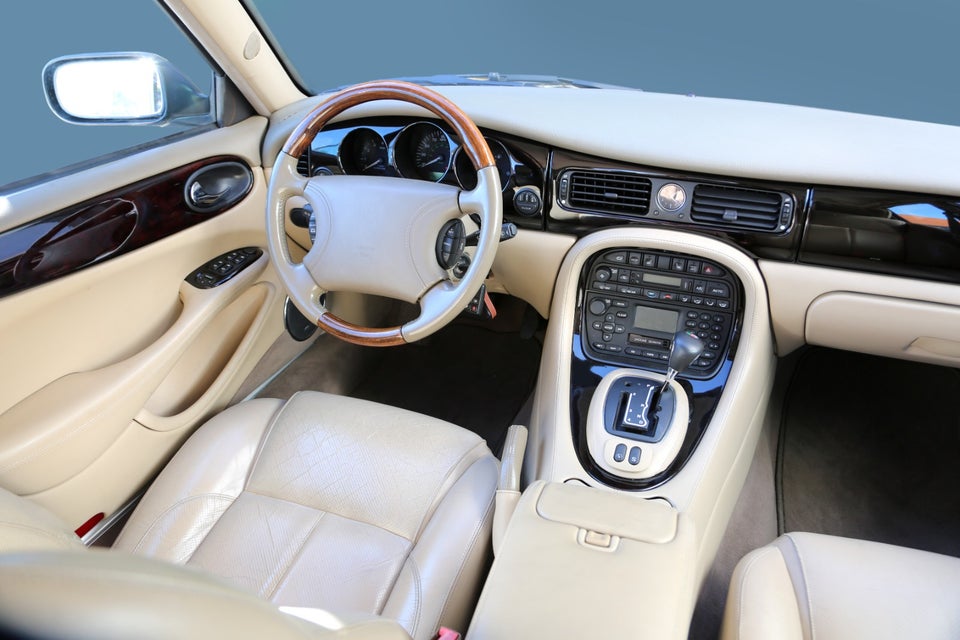 Jaguar XJR 4,0 S/C 4d