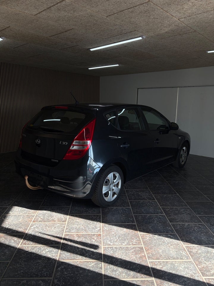 Hyundai i30 1,6 CRDi 90 Classic 5d