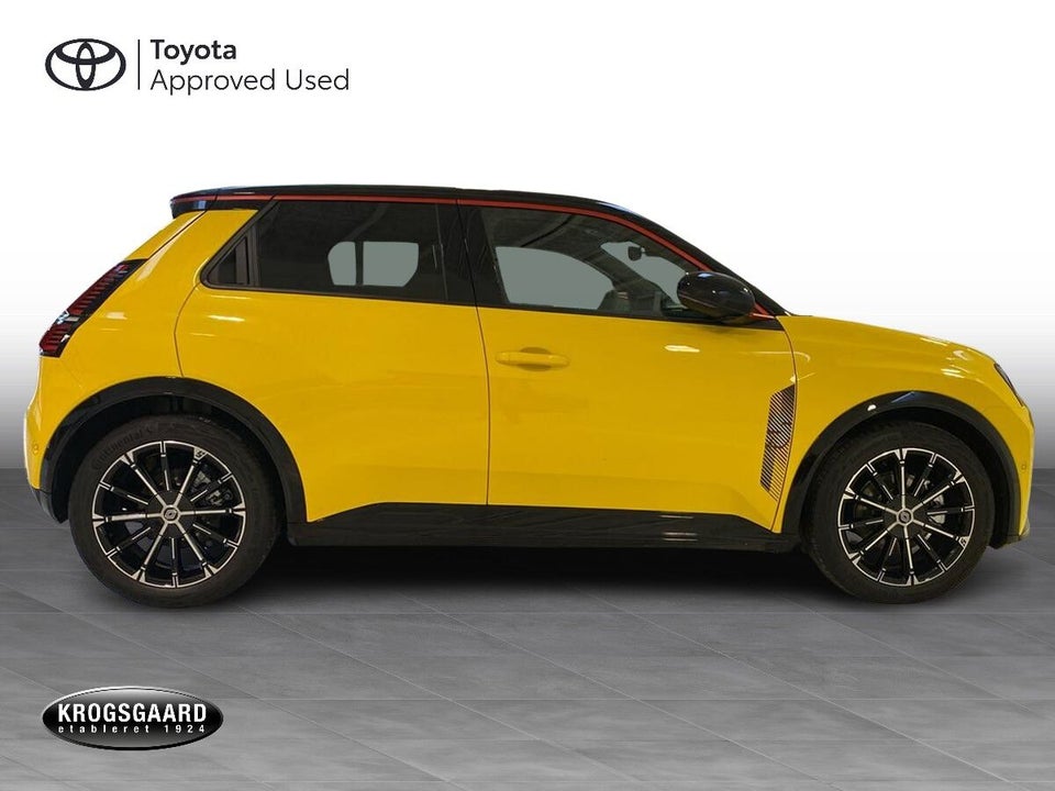 Renault 5 E-Tech 52 Iconic 5d