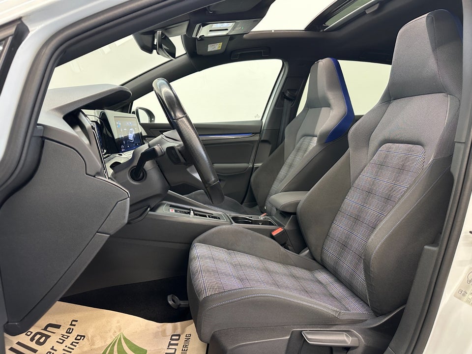 VW Golf VIII 1,4 GTE DSG 5d