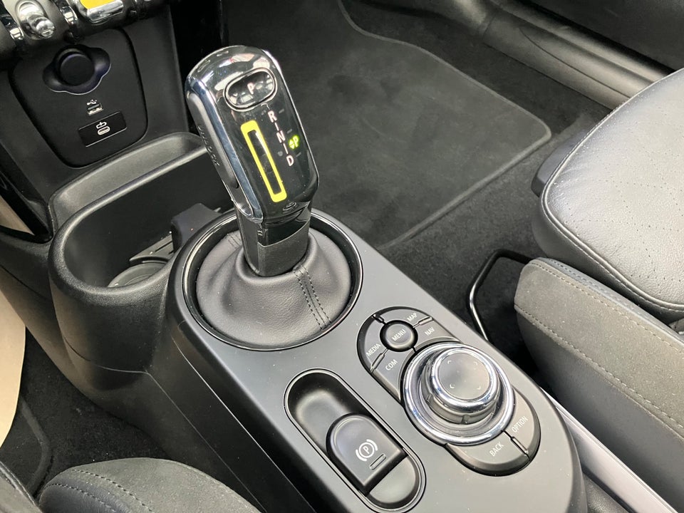 MINI Cooper SE Camden Edition 3d