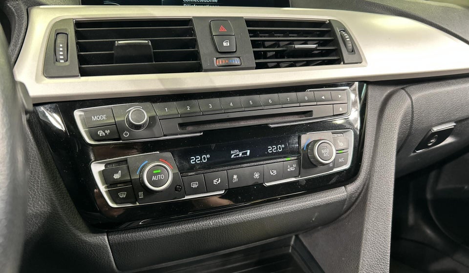 BMW 320d 2,0 Touring 5d