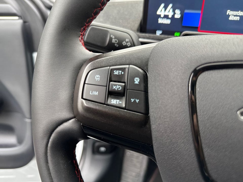 Ford Mustang Mach-E 98 Premium Extended Range AWD 5d