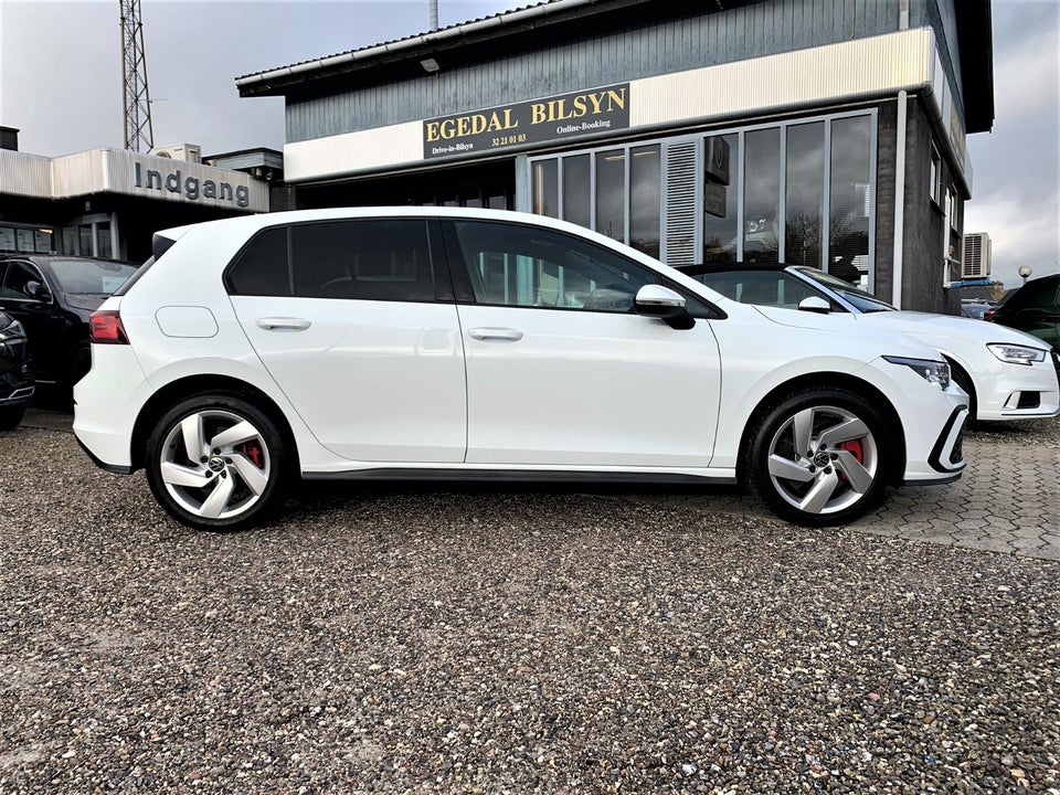 VW Golf VIII 1,4 GTE DSG 5d