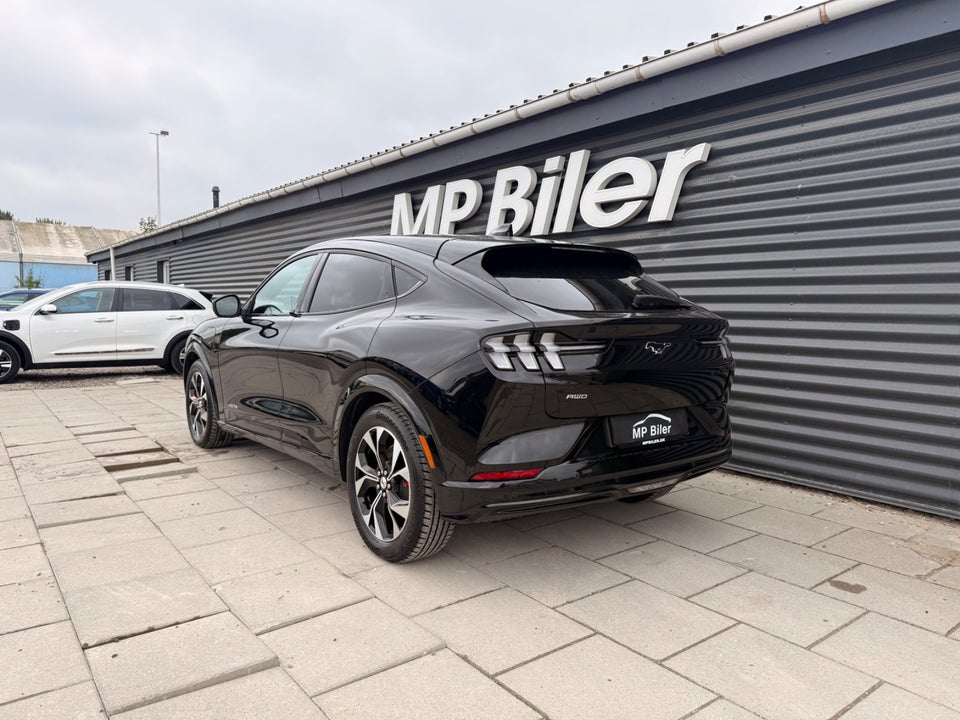 Ford Mustang Mach-E 88 Premium Extended Range AWD 5d