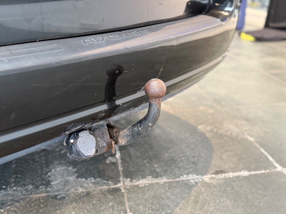 Toyota Avensis 2,0 VVT-i Executive 5d