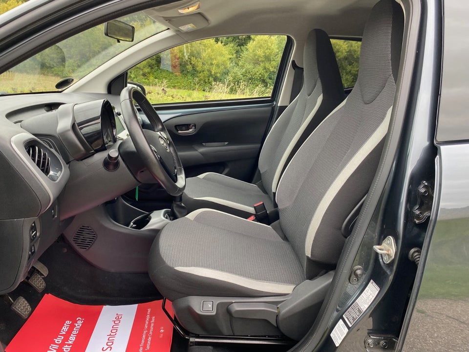 Toyota Aygo 1,0 VVT-i x-press 5d