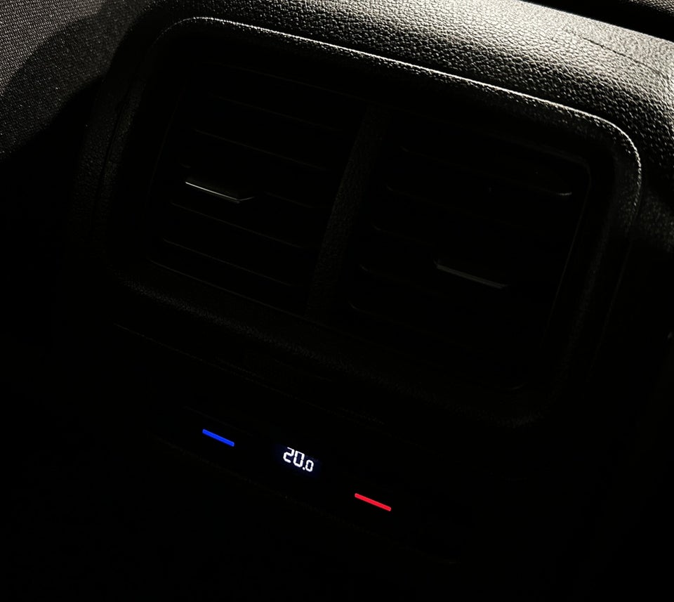 VW Touran 2,0 TDi 150 Highline DSG 7prs 5d