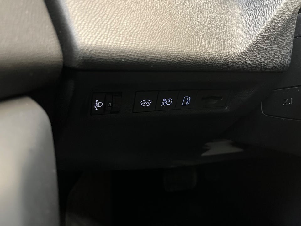 Peugeot 308 1,6 Hybrid First Selection+ EAT8 5d