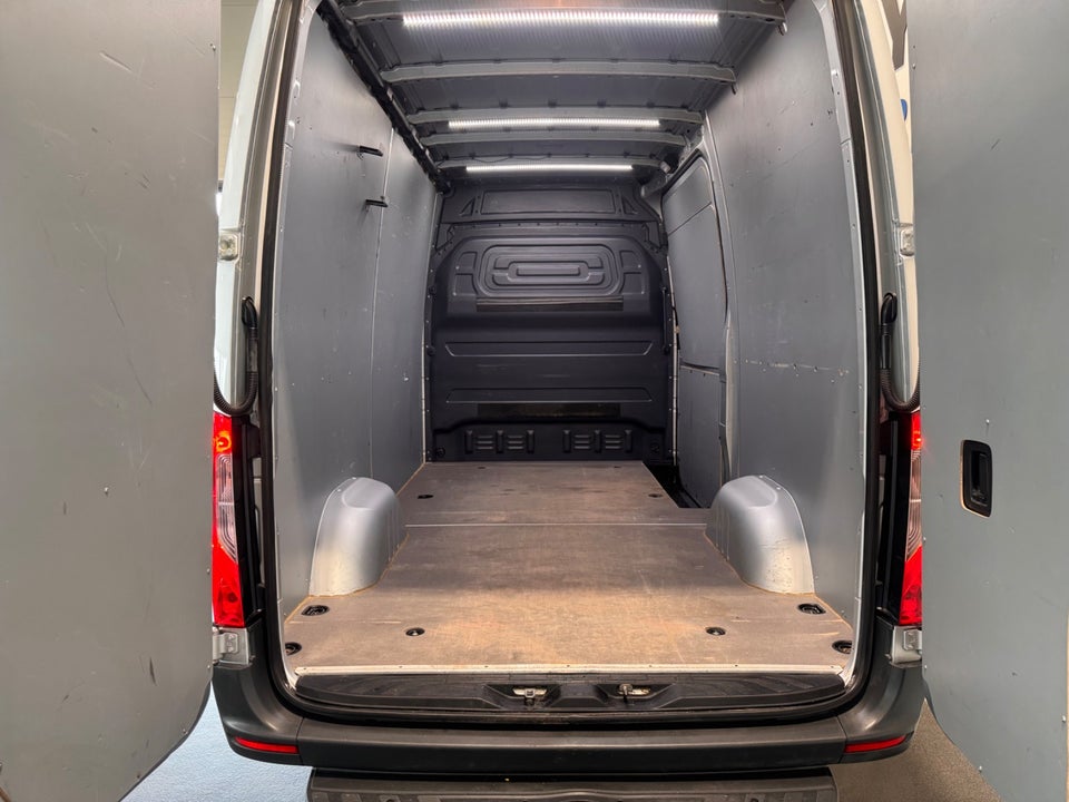 Mercedes Sprinter 317 2,0 CDi A2 Kassevogn aut. RWD