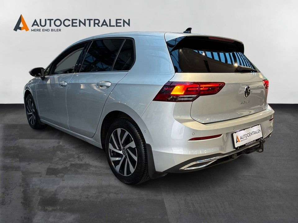 VW Golf VIII 1,4 eHybrid DSG 5d