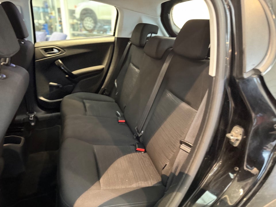 Peugeot 208 1,0 VTi Access 5d