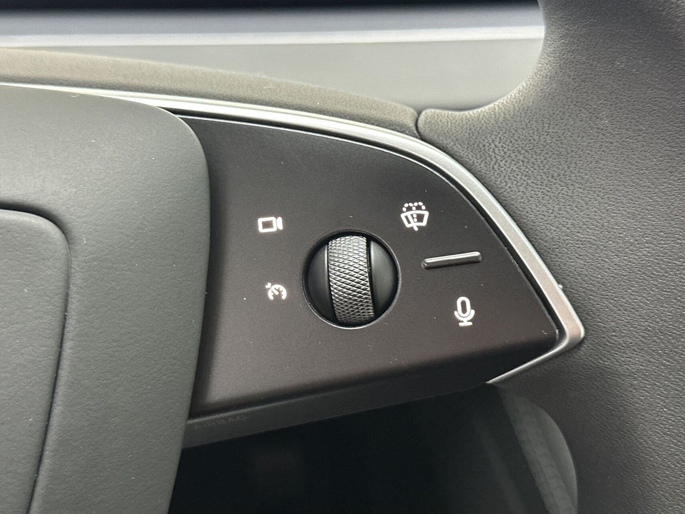 Tesla Model 3 RWD 4d