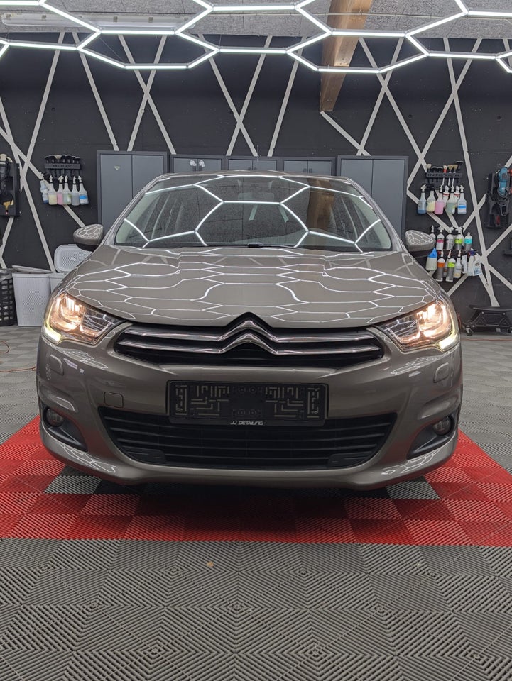 Citroën C4 1,6 BlueHDi 120 Challenge EAT6 5d