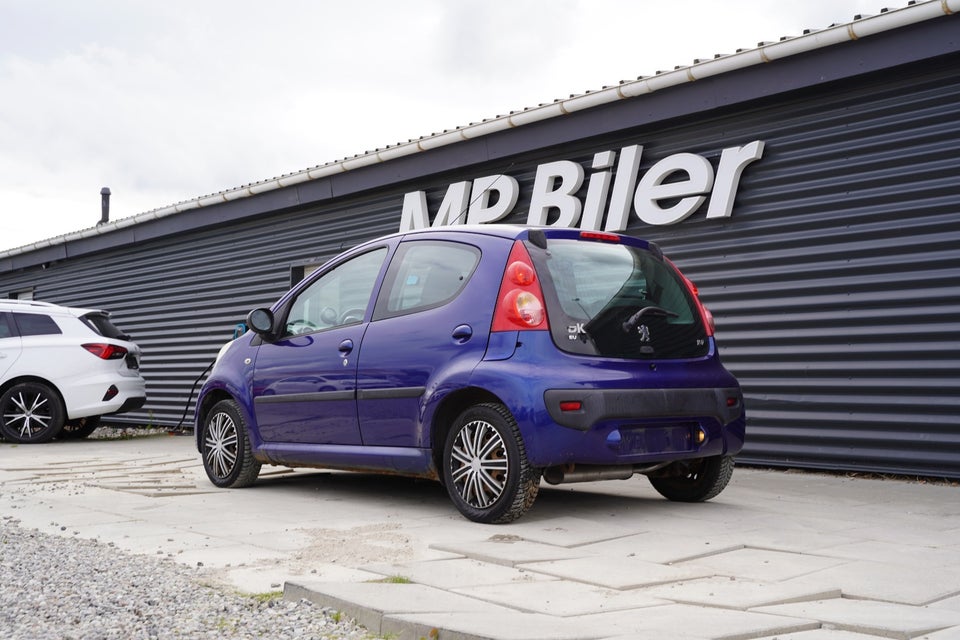 Peugeot 107 1,0 Urban 5d