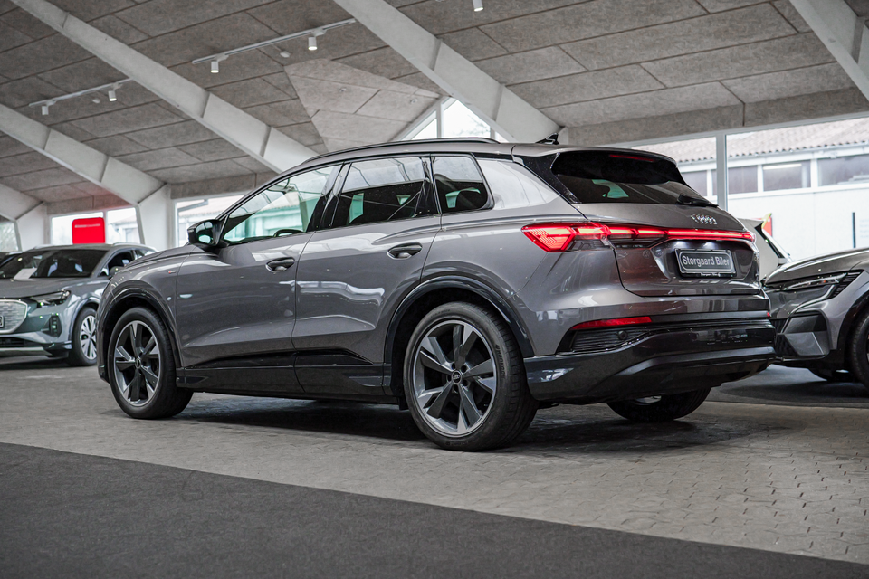 Audi Q4 e-tron 45 S-line quattro 5d