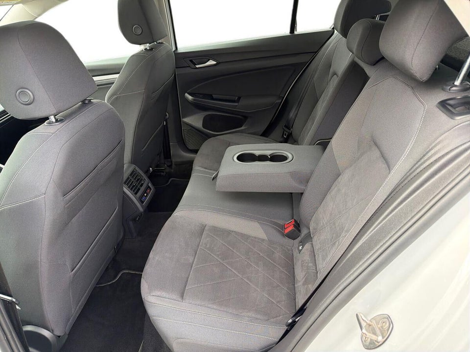 VW Golf VIII 1,5 eTSi 150 Style DSG 5d