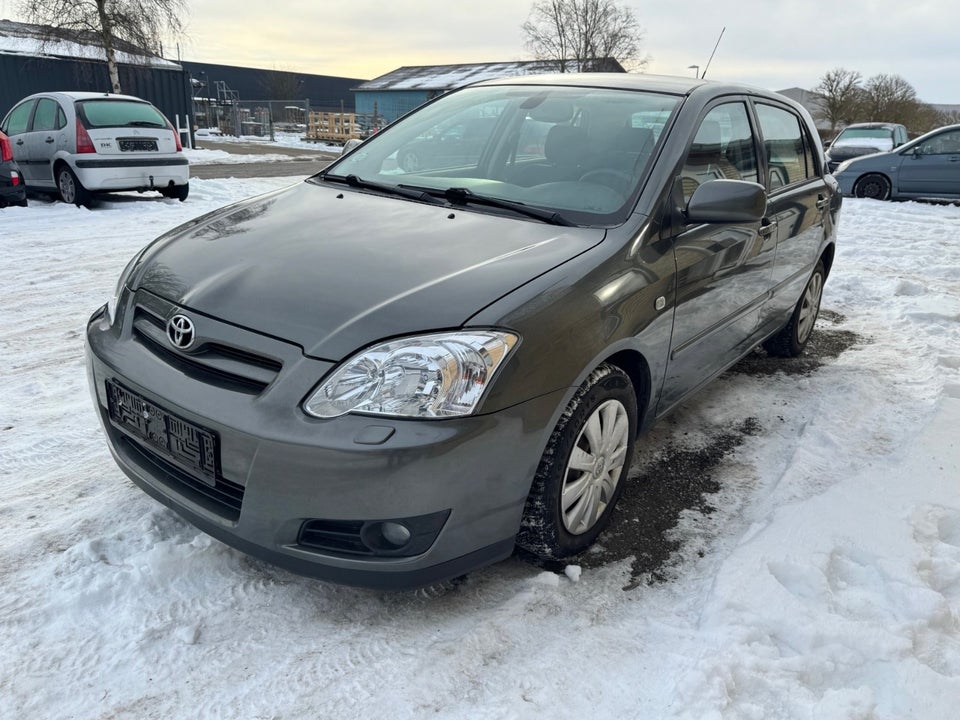 Toyota Corolla 1,6 Sol 5d