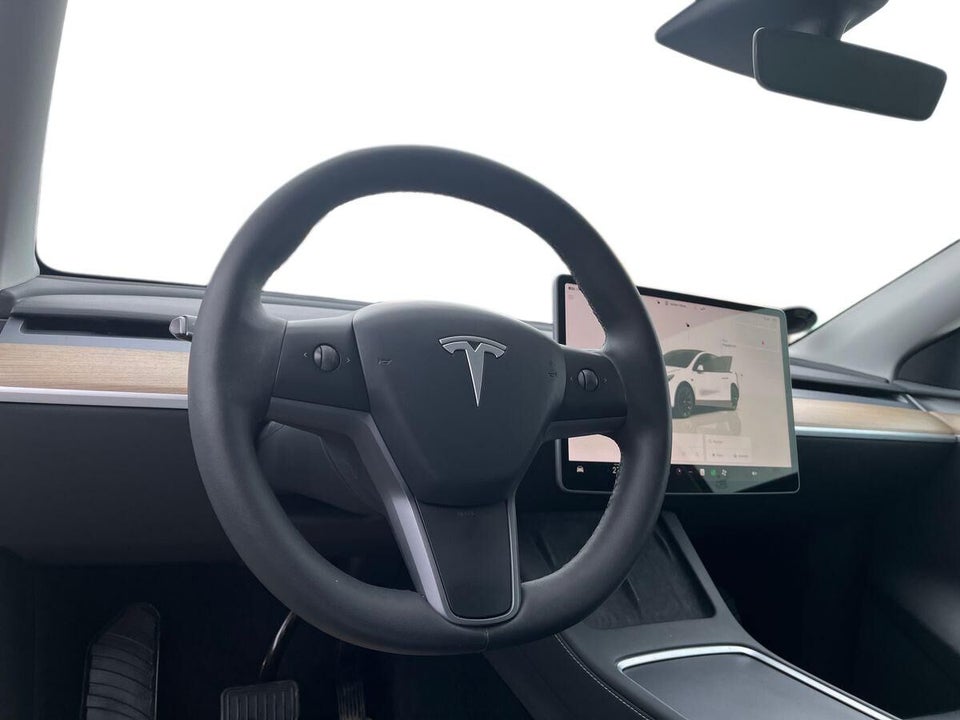 Tesla Model Y Long Range AWD 5d