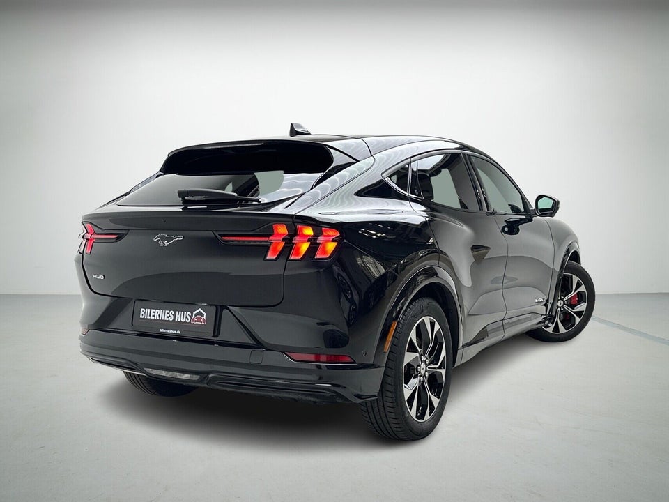 Ford Mustang Mach-E 98 Premium Extended Range AWD 5d