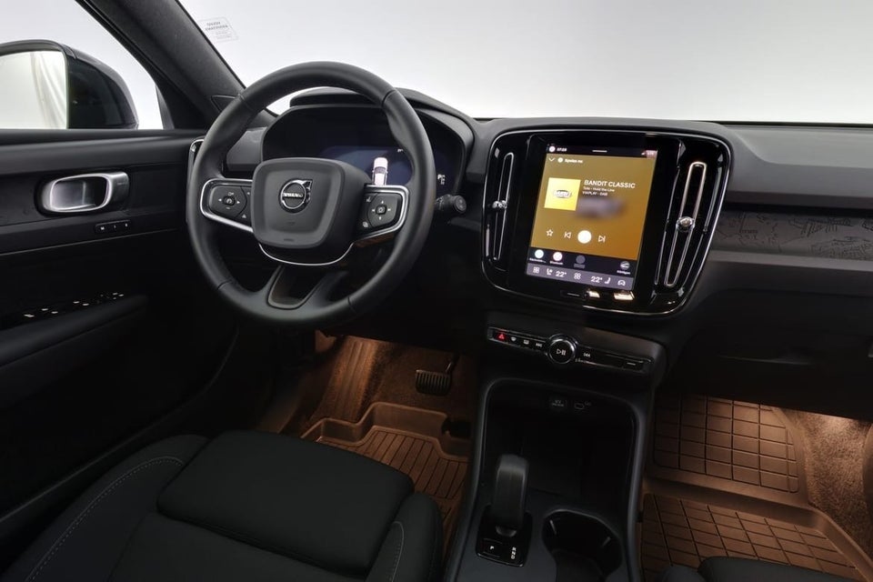 Volvo EX40 Extended Range Plus 5d