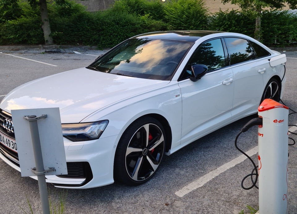 Audi A6 55 TFSi e S-line quattro S-tr. 4d