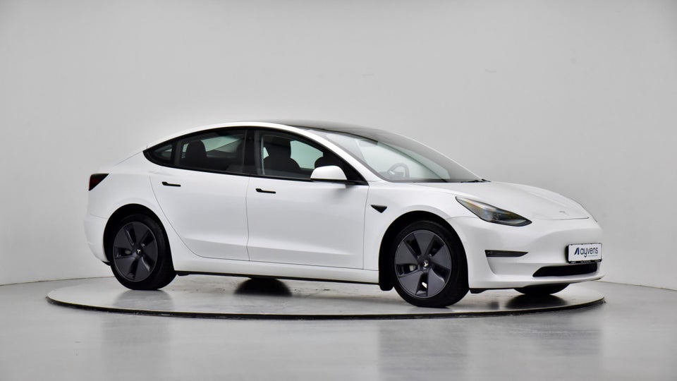 Tesla Model 3 Long Range AWD 4d