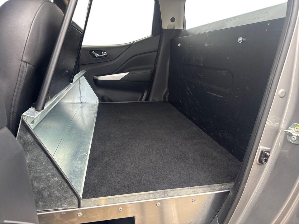 Nissan Navara 2,3 dCi 190 Db.Kab N-Guard aut. 4d