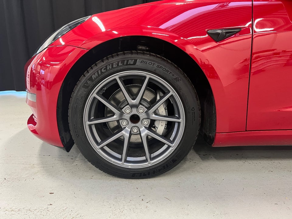 Tesla Model 3 RWD 4d