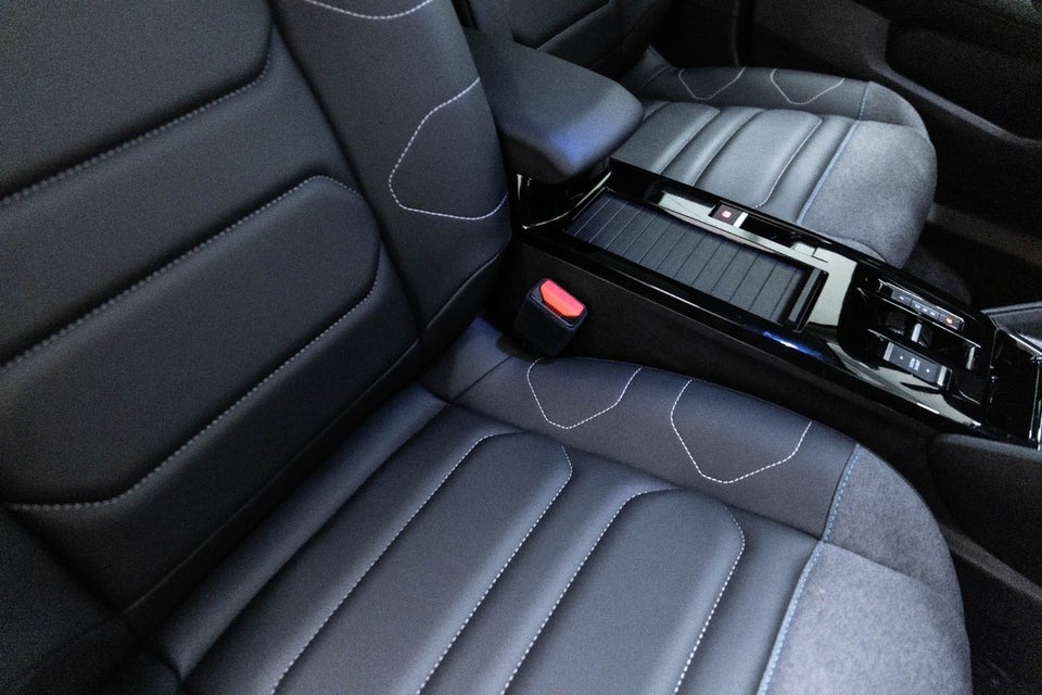 Citroën ë-C4 X 50 Shine 4d