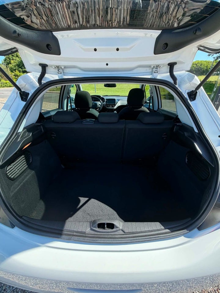 Peugeot 208 1,6 BlueHDi 100 Allure Sky 5d