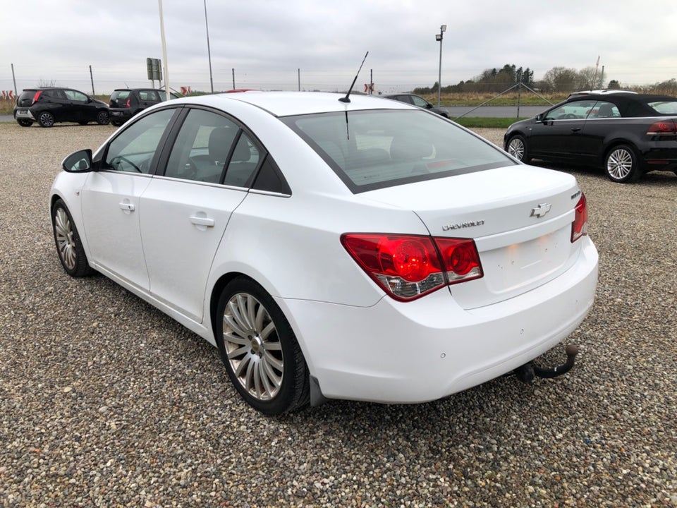 Chevrolet Cruze 1,8 LS 4d