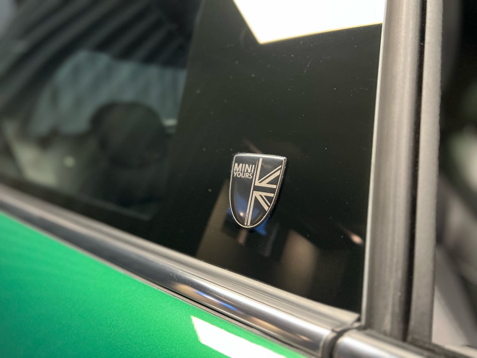 MINI Cooper SE Yours Trim 3d