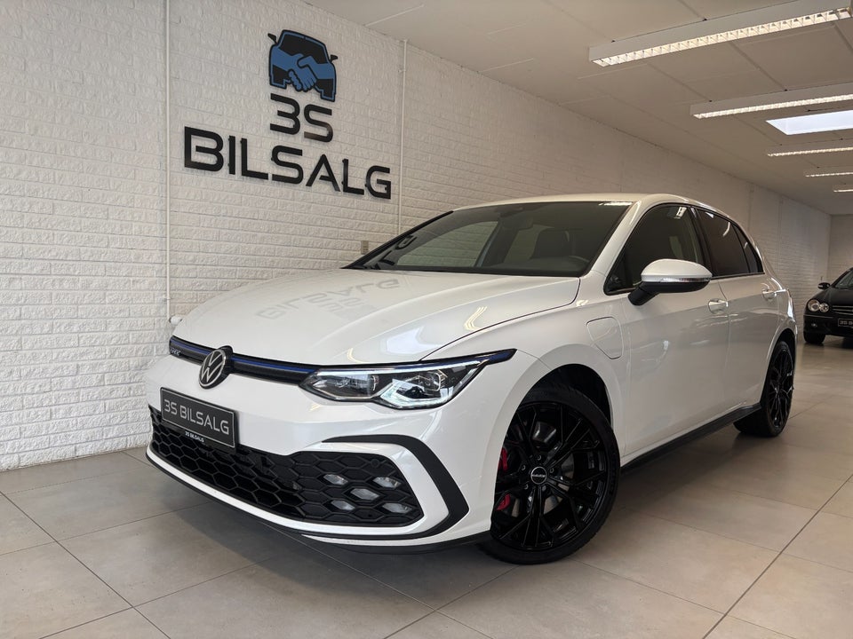 VW Golf VIII 1,4 GTE DSG 5d