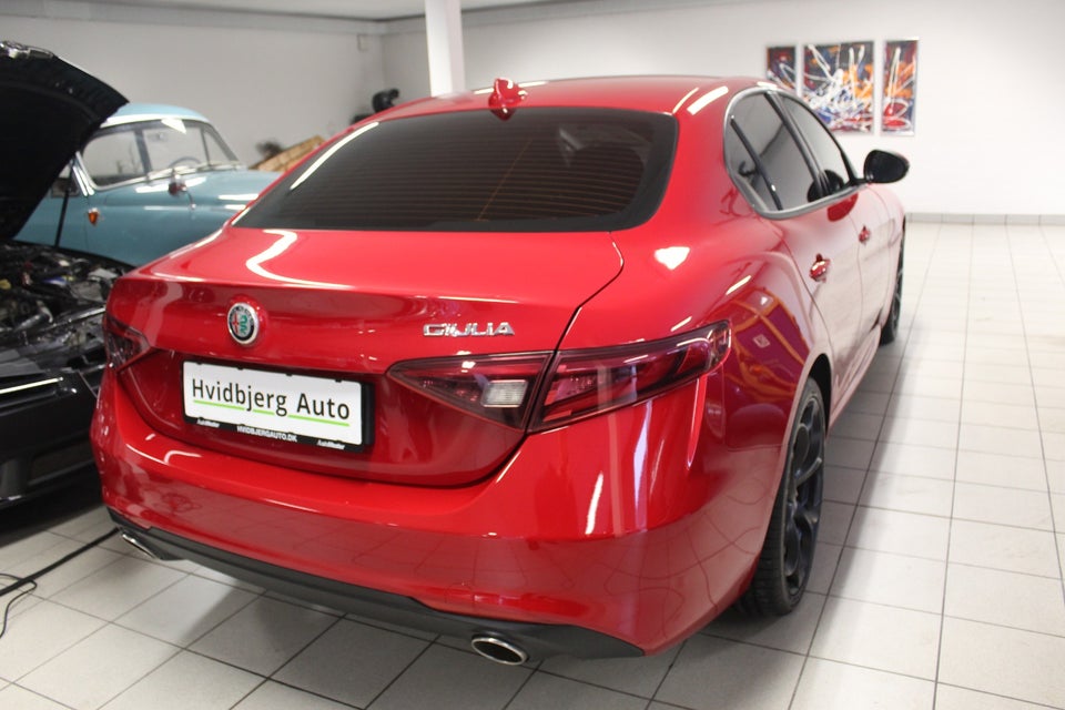 Alfa Romeo Giulia 2,0 T 200 Edizione aut. 4d