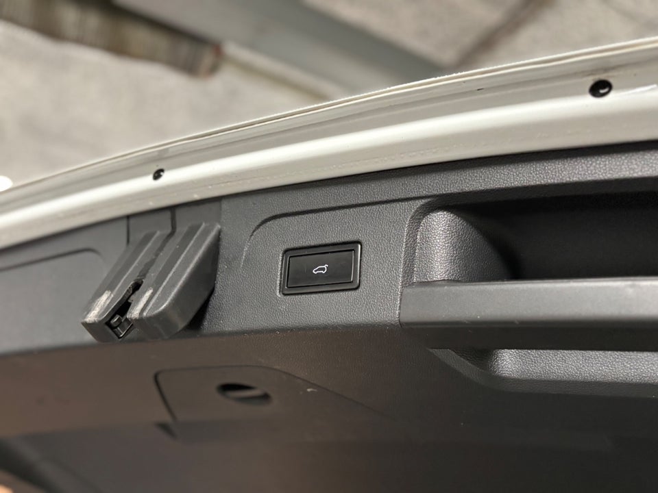 VW Touran 2,0 TDi 190 Highline DSG 7prs 5d