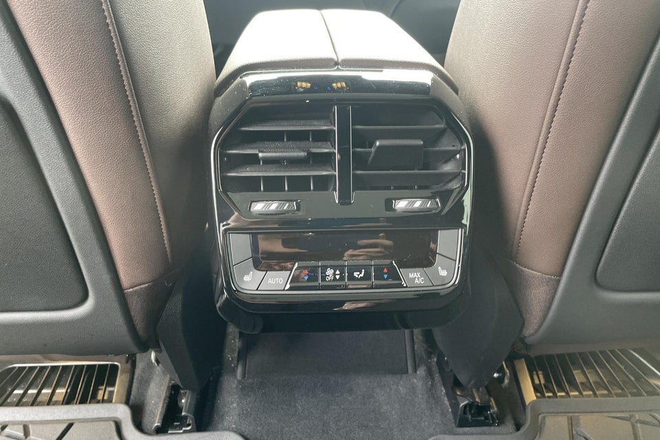 BMW iX xDrive40 Supercharged 5d