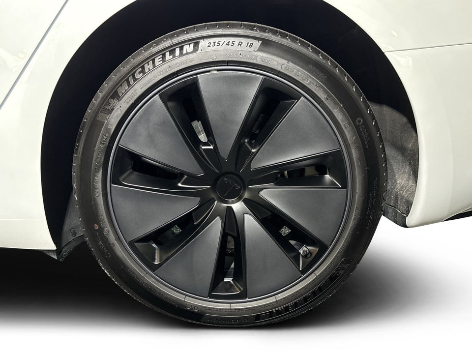 Tesla Model 3 RWD 4d