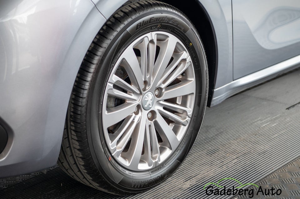 Peugeot 208 1,2 PureTech 82 Exclusive+ 5d