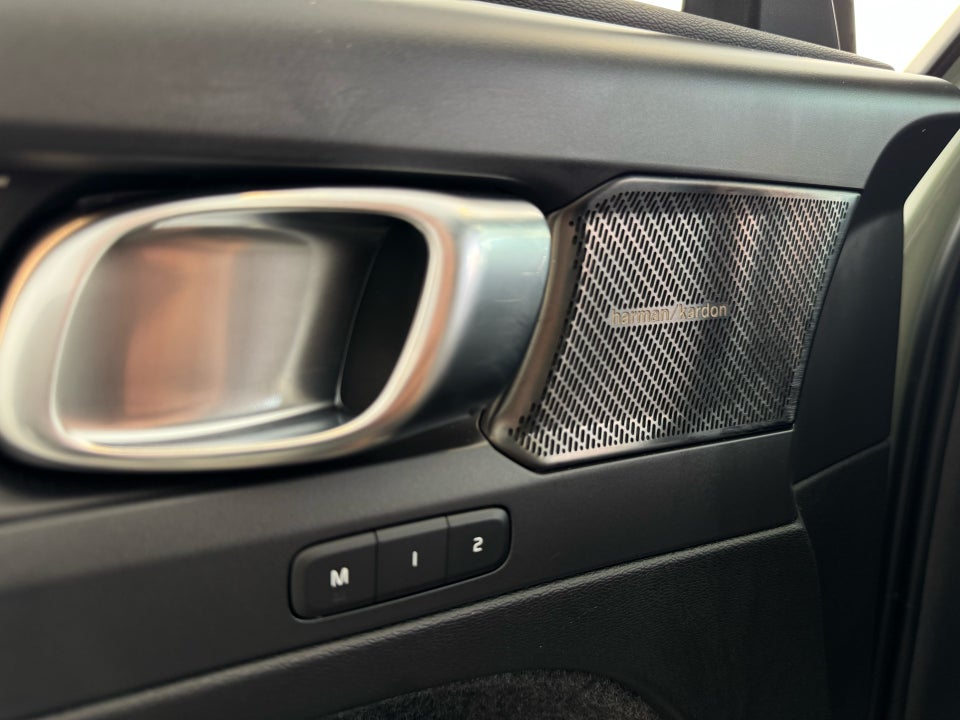 Volvo XC40 P6 ReCharge Pro 5d