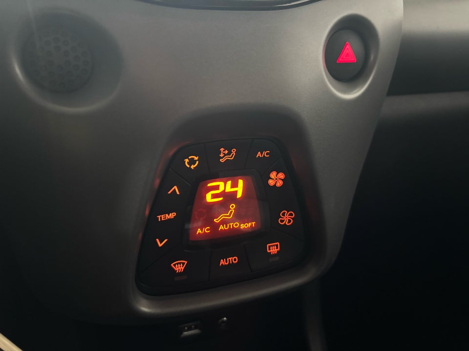 Toyota Aygo 1,0 VVT-i x-press 5d