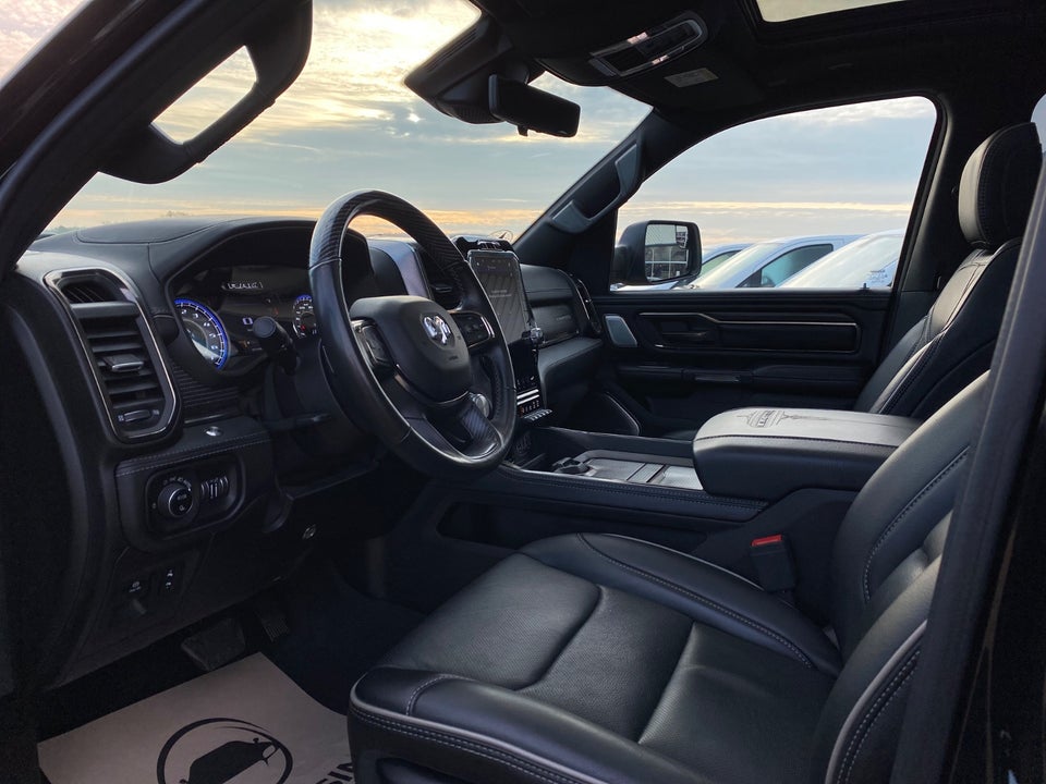 Dodge RAM 1500 5,7 V8 Hemi Limited Night aut. 4d