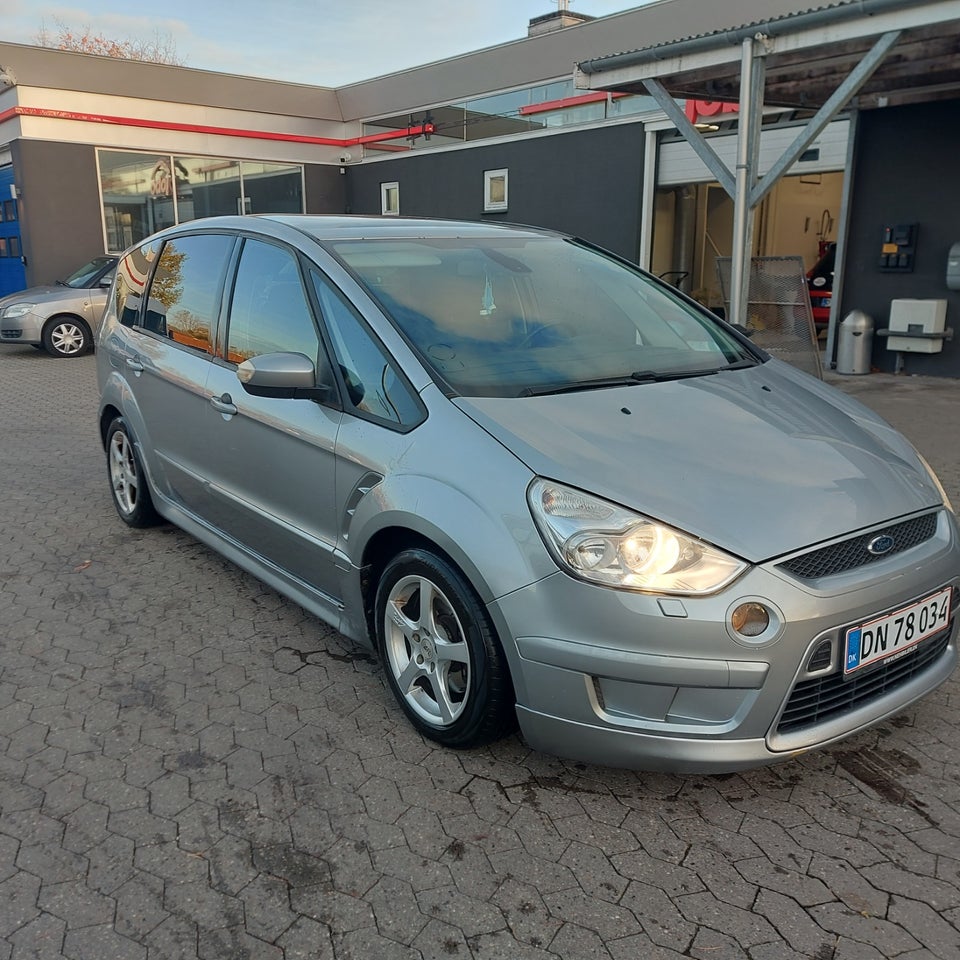 Ford S-MAX 2,0 Titanium 5d