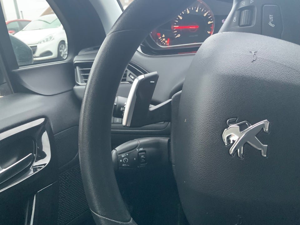 Peugeot 208 1,2 VTi Active ESG 5d