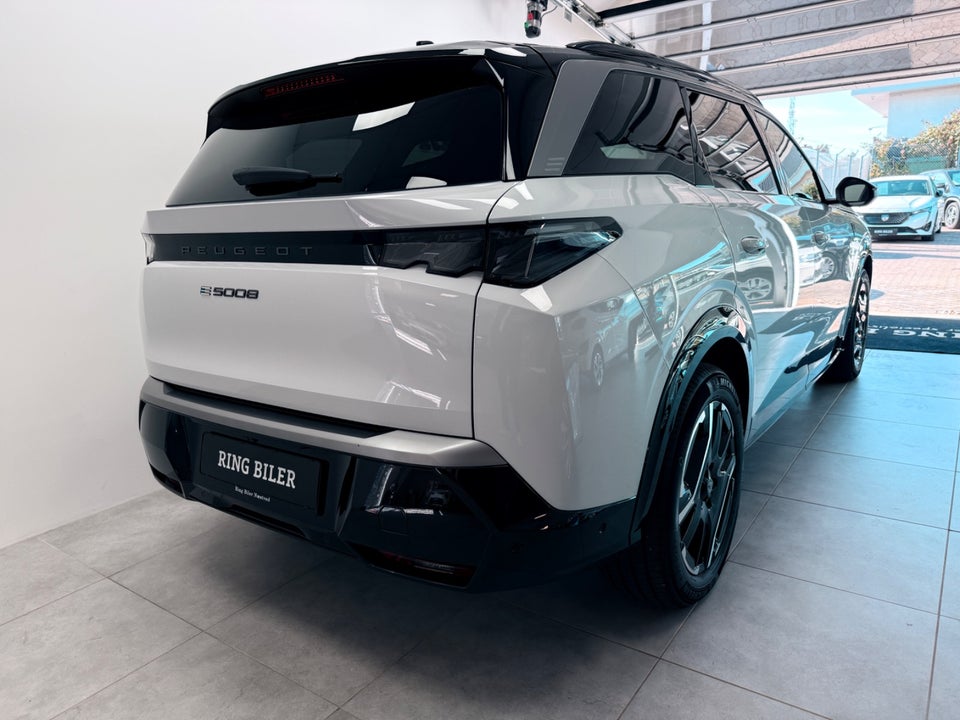 Peugeot e-5008 77 GT Pack 7prs 5d