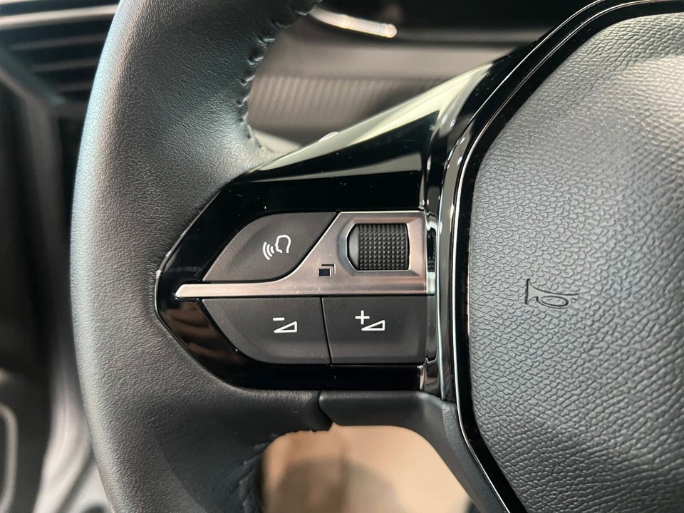 Peugeot e-2008 50 Allure 5d