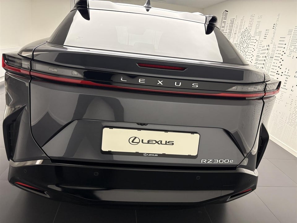 Lexus RZ300e Luxury 5d