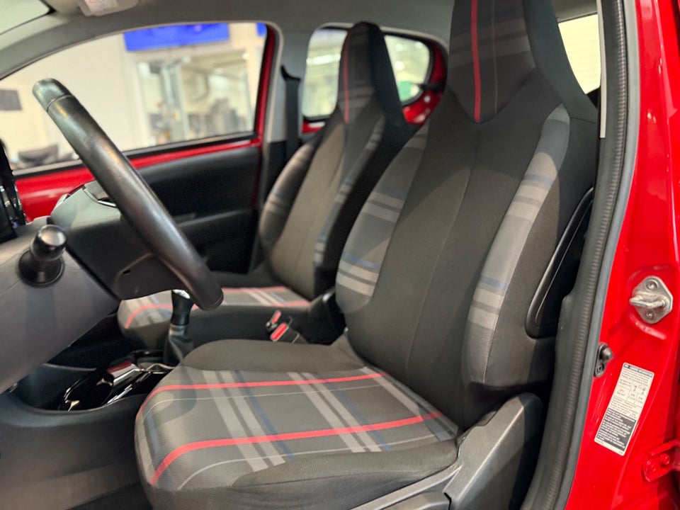 Peugeot 108 1,0 e-VTi 69 Allure 5d