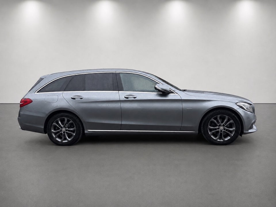 Mercedes C220 d 2,2 Avantgarde stc. aut. 5d