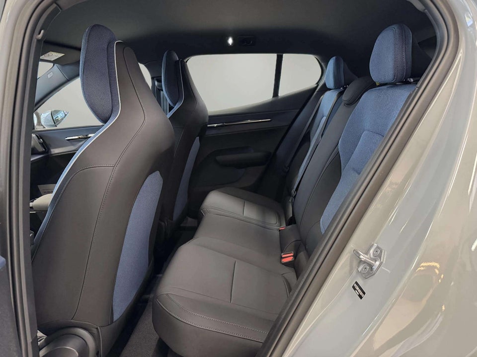 Volvo EX30 Extended Range Core 5d